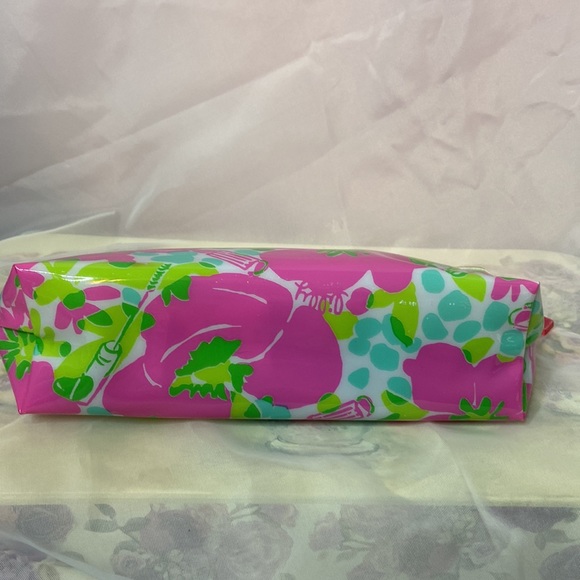 NWOT Lilly Pulitzer cosmetics bag by Estée Lauder - Picture 3 of 6